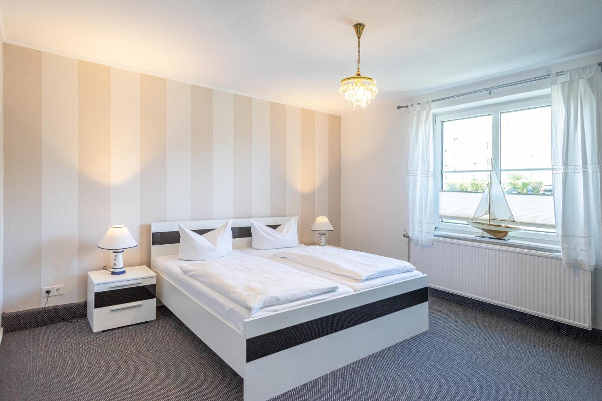 Pension Bergen Берген-ауф-Рюген Экстерьер фото